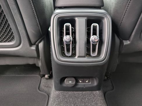 Used 2023 Volvo XC40 Recharge Ultimate w/ Protection Package Premier AWD/4WD image 13