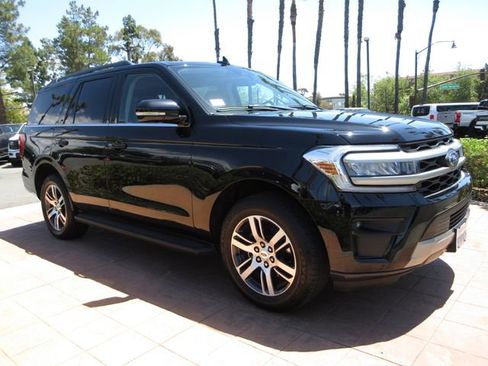 Certified 2024 Ford Expedition XLT RWD image 6