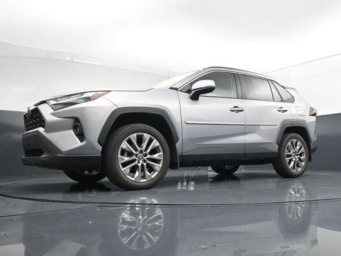 Used 2023 Toyota RAV4 XLE Premium AWD/4WD image 31