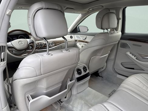 Used 2015 Mercedes-Benz S 550 Sedan image 21