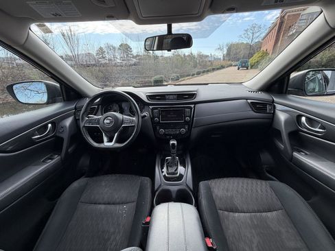 Used 2018 Nissan Rogue SV AWD/4WD image 9