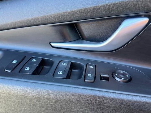 Certified 2023 Hyundai Elantra SEL FWD image 13