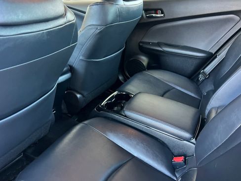 Used 2018 Toyota Prius Prime Premium FWD image 4