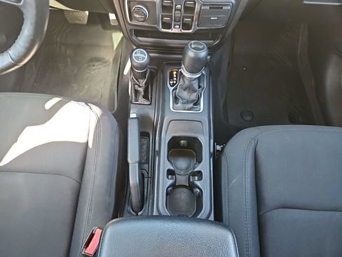 Used 2021 Jeep Wrangler Unlimited Sport AWD/4WD image 32