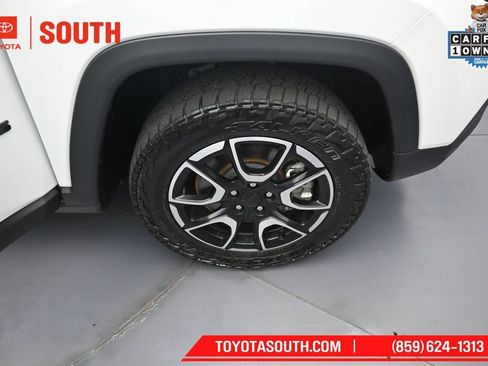 Used 2024 Jeep Compass Trailhawk AWD/4WD image 32