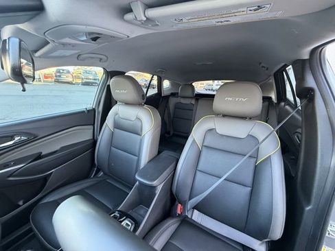 Used 2025 Chevrolet Trax ACTIV w/ Driver Confidence Package image 3