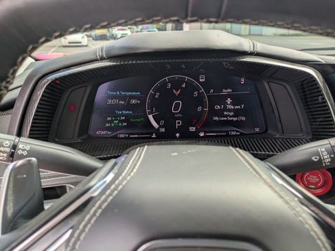 Used 2022 Chevrolet Corvette Stingray Premium Conv w/ Z51 Performance Package RWD image 8