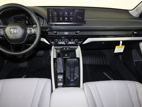 Used 2025 Honda Accord EX-L image 8