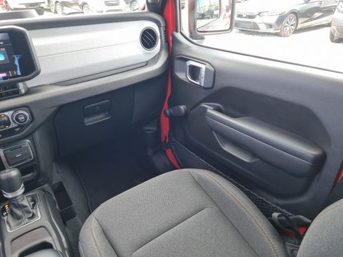 Used 2024 Jeep Gladiator Sport AWD/4WD image 15