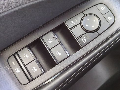 Used 2021 Nissan Rogue SV image 22