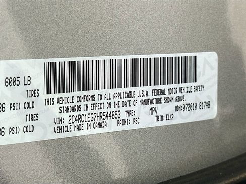 Used 2017 Chrysler Pacifica Touring-L Plus w/ Advanced Safetytec Group FWD image 33