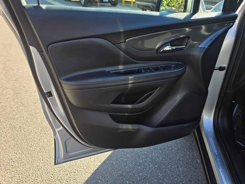 Used 2022 Buick Encore Preferred w/ Safety Package image 21