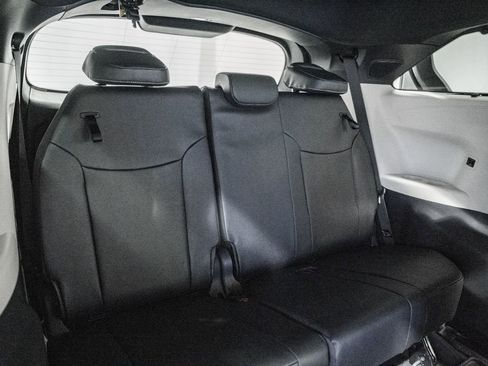 New 2026 Toyota Sienna Platinum image 39