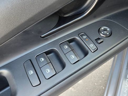 Used 2025 Hyundai Elantra Sport FWD image 27