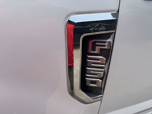 Used 2019 Ford F250 XL w/ XL Value Package image 9