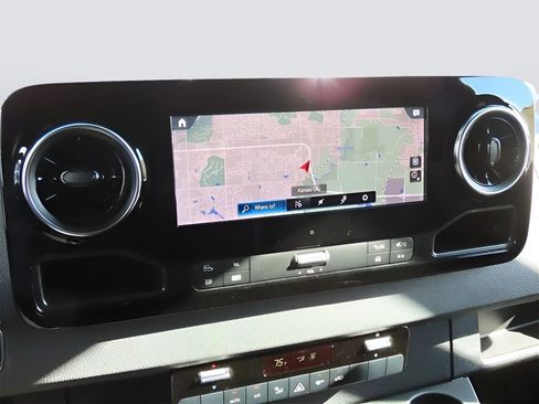 Used 2024 Mercedes-Benz Sprinter 2500 image 36