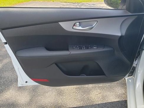 Used 2023 Kia Forte LXS FWD image 10