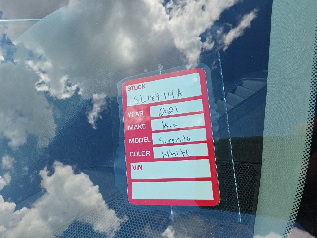Used 2021 Kia Sorento LX FWD image 8