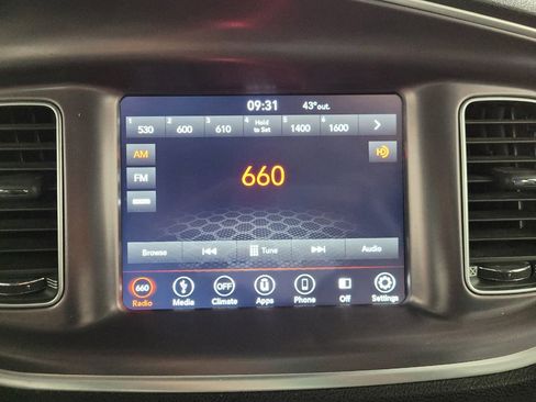 Used 2019 Dodge Charger SXT image 25