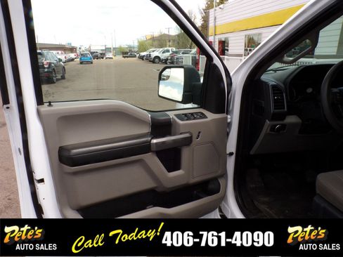 Used 2017 Ford F150 XLT w/ Trailer Tow Package image 19