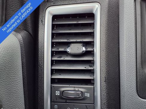 Used 2020 RAM 1500 Classic SLT w/ Luxury Group image 28