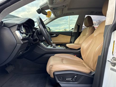Used 2021 Audi Q8 Prestige w/ Prestige Package image 23