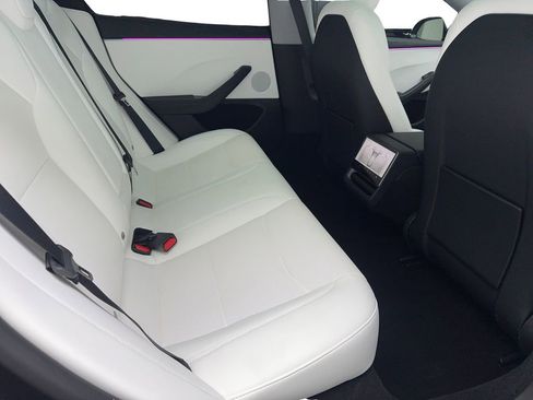 Used 2025 Tesla Model 3 Long Range image 37