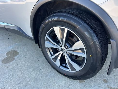 Used 2022 Nissan Murano S image 9