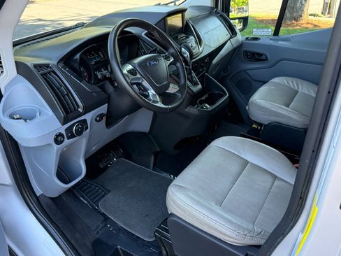 Used 2019 Ford Transit 350 XLT RWD image 17