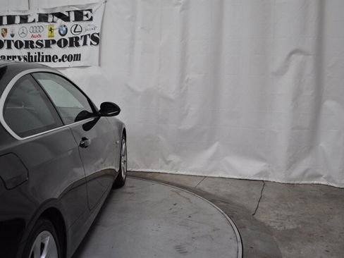 Used 2009 BMW 335i xDrive Coupe image 12