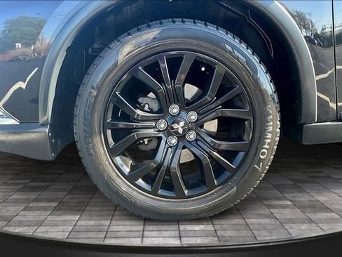 Used 2018 Mitsubishi Outlander FWD image 33
