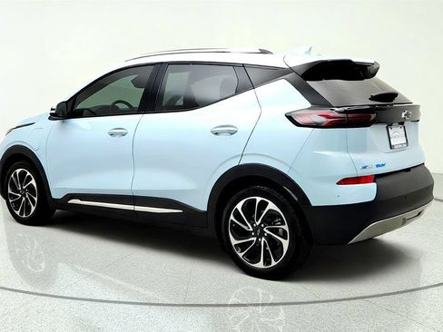 Used 2023 Chevrolet Bolt EUV Premier w/ Sun & Sound Package FWD image 7