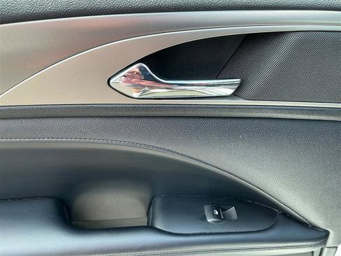 Used 2017 Lincoln MKZ Premiere image 40