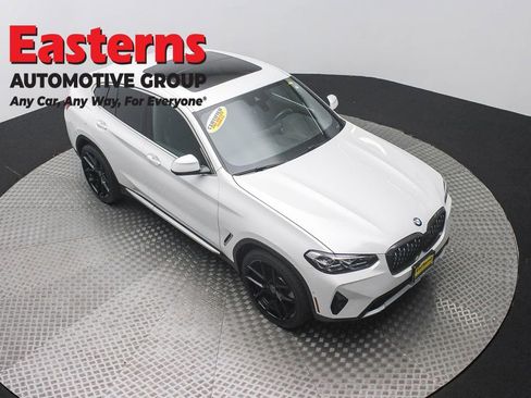 Used 2023 BMW X4 xDrive30i w/ Premium Package image 3