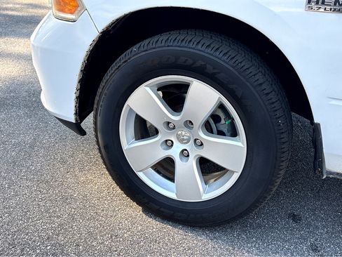 Used 2012 RAM 1500 Express image 17