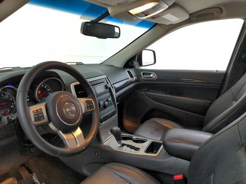 Used 2013 Jeep Grand Cherokee Laredo w/ Laredo E Group AWD/4WD image 16