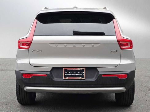 Certified 2025 Volvo XC40 B5 Core image 6