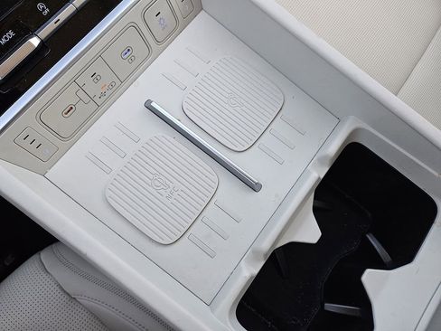 Used 2025 Hyundai Santa Fe Calligraphy image 16