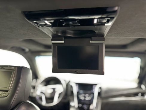 Used 2018 Cadillac Escalade ESV Platinum image 27