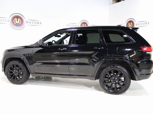 Used 2019 Jeep Grand Cherokee Altitude image 27