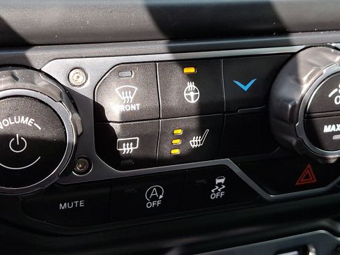Used 2023 Jeep Wrangler Sport AWD/4WD image 25