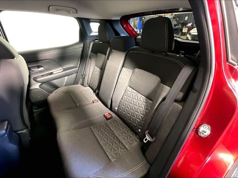 Used 2025 Nissan Kicks SV FWD image 31