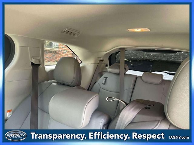 Used 2024 Toyota Sienna XLE FWD image 13