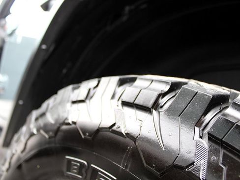 Used 2024 Jeep Wrangler Unlimited Rubicon w/ XTREMEE 35" Tire Package image 13