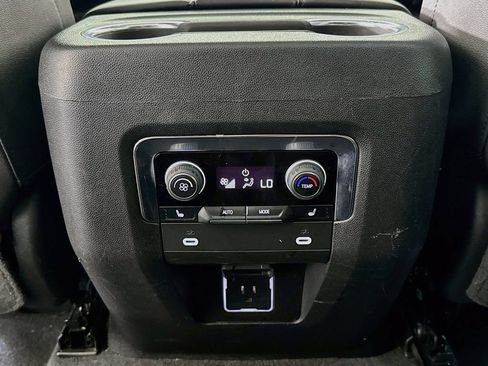 Used 2023 Chevrolet Tahoe Z71 w/ Luxury Package AWD/4WD image 27