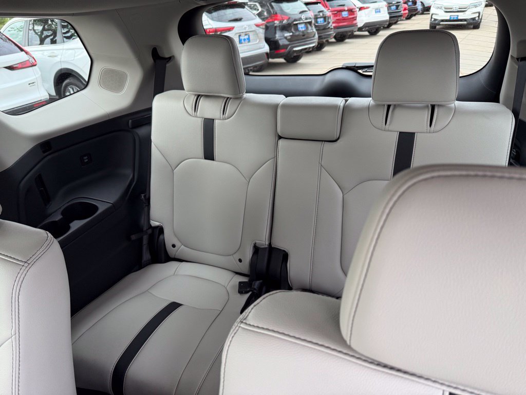 Certified 2026 Honda Pilot Touring image 16
