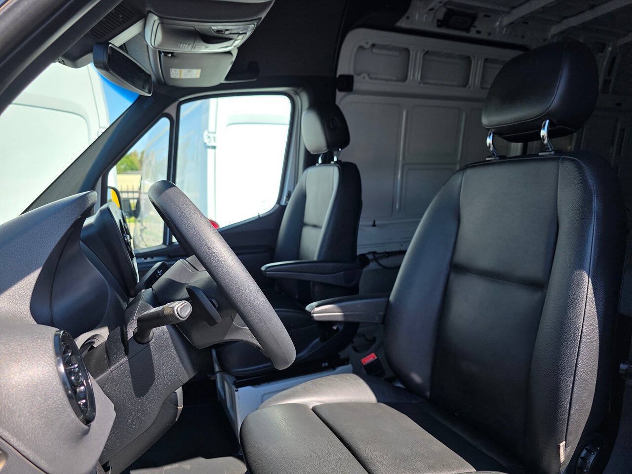 Used 2021 Mercedes-Benz Sprinter 3500 image 10