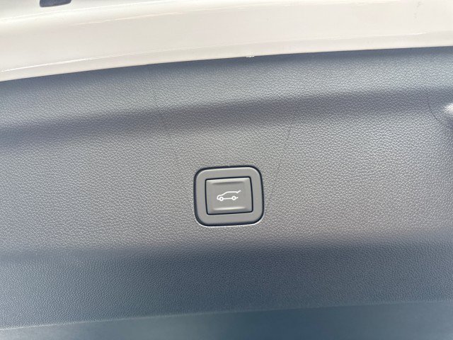 New 2026 GMC Yukon XL AT4 Ultimate AWD/4WD image 22
