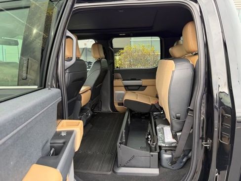 Used 2024 Ford F350 Lariat w/ Chrome Package image 22