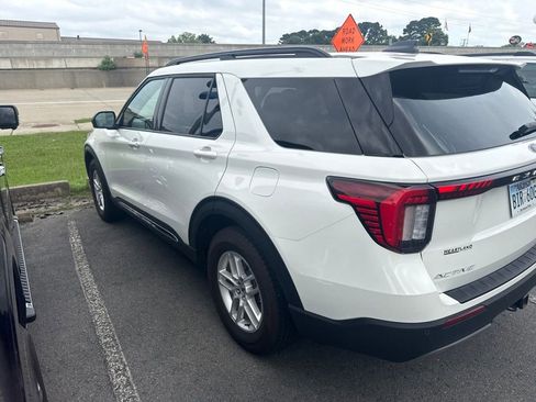 Used 2025 Ford Explorer Active w/ Active Comfort Package RWD image 6